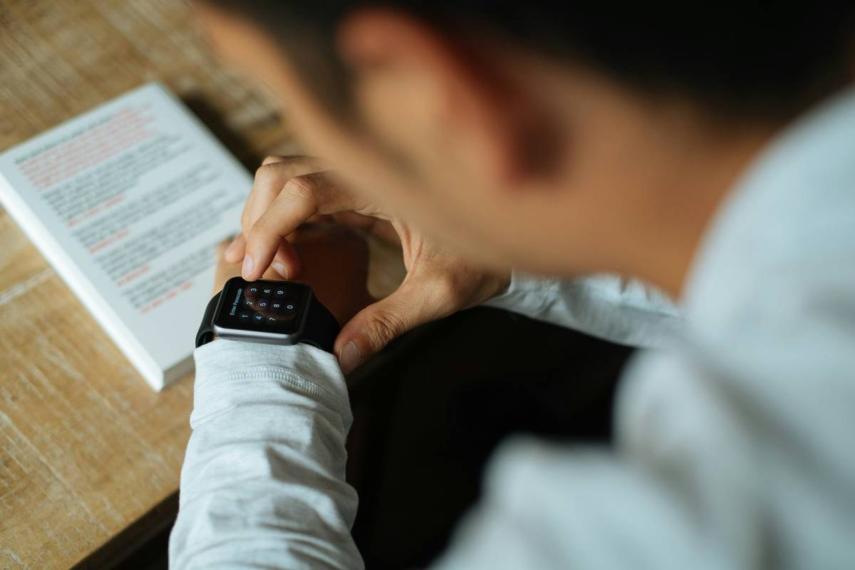 What Is a Device Stem Watch? Your No-BS Guide to the Smartest Wearable Calculator